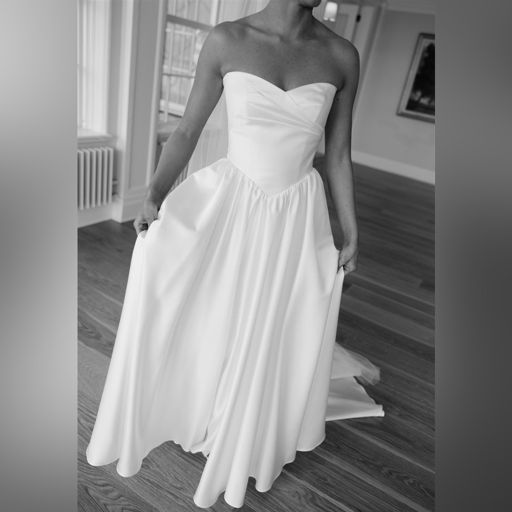 Flora Bridal Wedding Gown